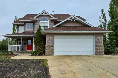 6 Spruce Close  Lacombe, AB T4L 2L3