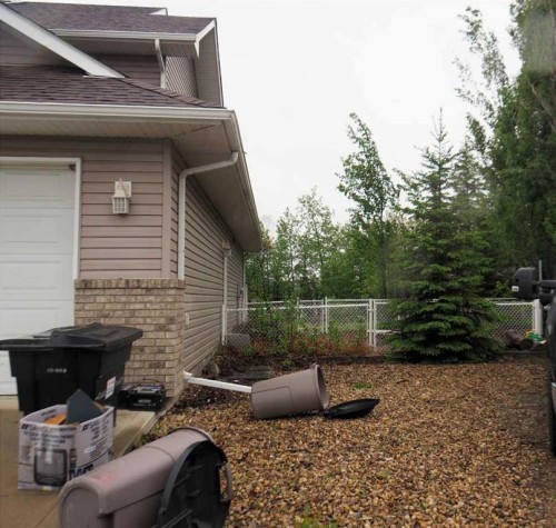 6 Spruce Close, Lacombe, AB - Outdoor