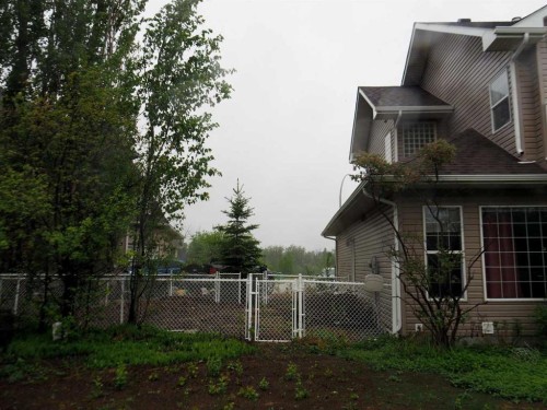 6 Spruce Close, Lacombe, AB - Outdoor