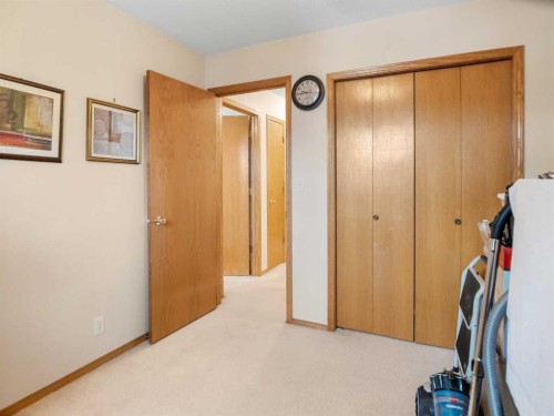 21 Dixon Crescent, Red Deer, AB 