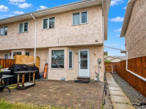 21 Dixon Crescent, Red Deer, AB 