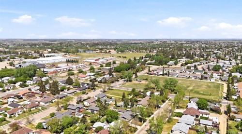 5253 49 Street, Lacombe, AB 