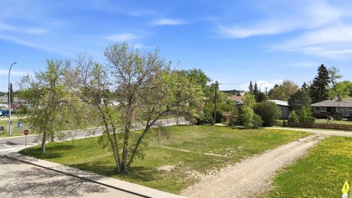 5253 49 Street, Lacombe, AB 