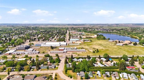 5253 49 Street, Lacombe, AB 