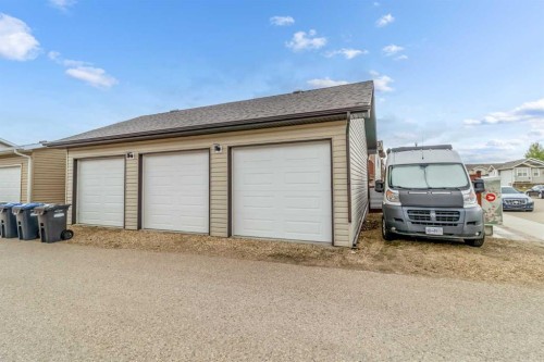 22 Rogers Road, Sylvan Lake, AB 