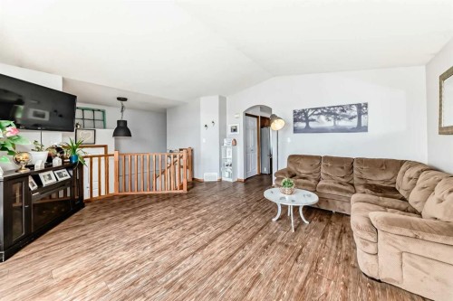 20 Deschner Close, Red Deer, AB 