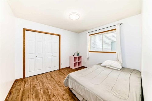 20 Deschner Close, Red Deer, AB 
