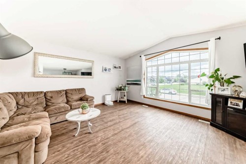20 Deschner Close, Red Deer, AB 