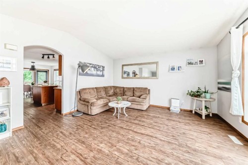 20 Deschner Close, Red Deer, AB 