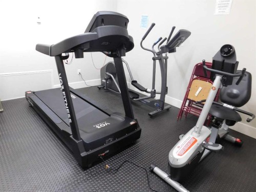 203-5901 71 Avenue, Rocky Mountain House, AB - Indoor Photo Showing Gym Room
