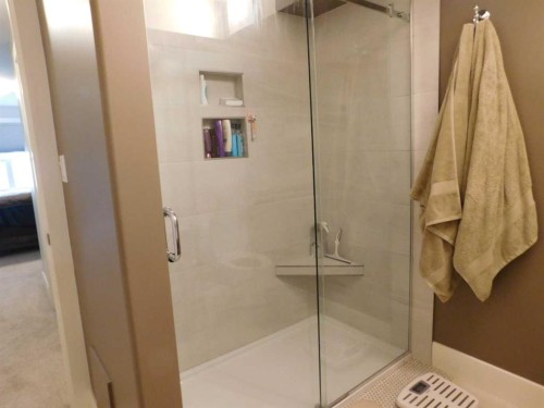 203-5901 71 Avenue, Rocky Mountain House, AB - Indoor Photo Showing Bathroom