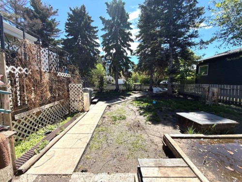 4724 45 Avenue, Alix, AB 