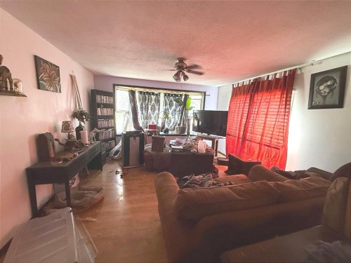 4724 45 Avenue, Alix, AB 