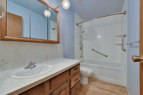 22 Blackstone Avenue, Lacombe, AB - Indoor Photo Showing Bathroom
