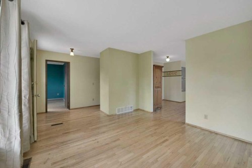 22 Blackstone Avenue, Lacombe, AB - Indoor Photo Showing Other Room