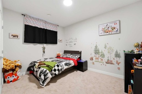 77 Murphy Close, Blackfalds, AB - Indoor Photo Showing Bedroom