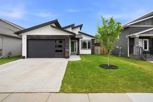 77 Murphy Close, Blackfalds, AB - Outdoor