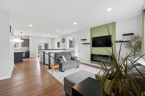 77 Murphy Close, Blackfalds, AB - Indoor Photo Showing Living Room