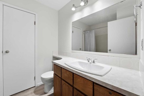1 Hallgren Avenue, Red Deer, AB 
