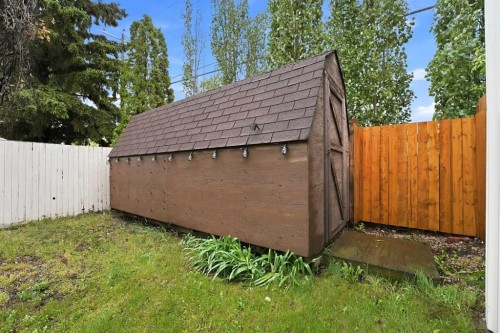 1 Hallgren Avenue, Red Deer, AB 