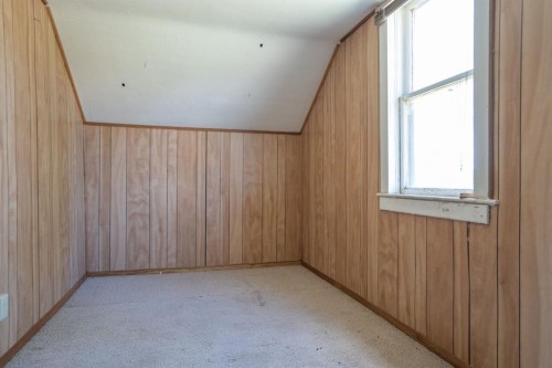 5220 52 Street, Mirror, AB - Indoor Photo Showing Other Room