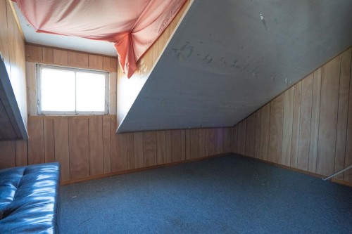 5220 52 Street, Mirror, AB - Indoor Photo Showing Other Room