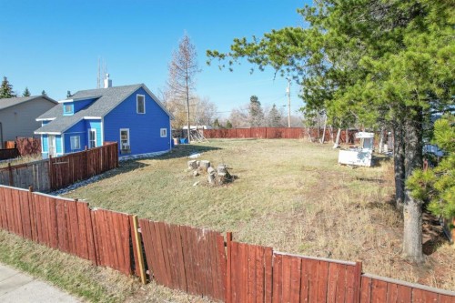 5220 52 Street, Mirror, AB - Outdoor