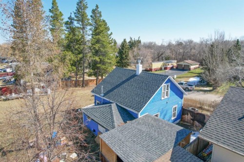 5220 52 Street, Mirror, AB - Outdoor
