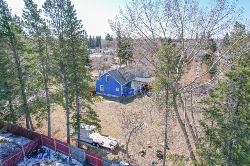 5220 52 Street, Mirror, AB - Outdoor