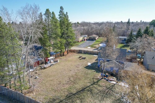5220 52 Street, Mirror, AB - Outdoor