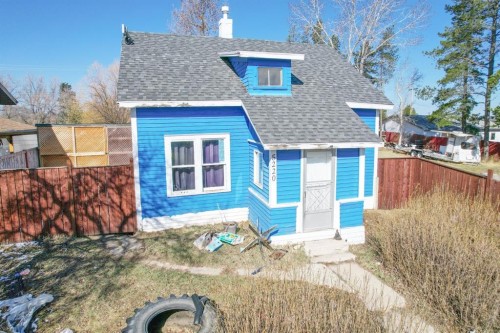 5220 52 Street, Mirror, AB - Outdoor