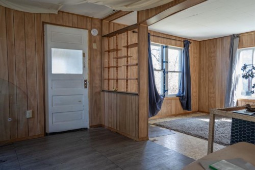 5220 52 Street, Mirror, AB - Indoor Photo Showing Other Room