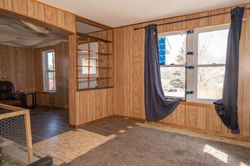 5220 52 Street, Mirror, AB - Indoor Photo Showing Other Room