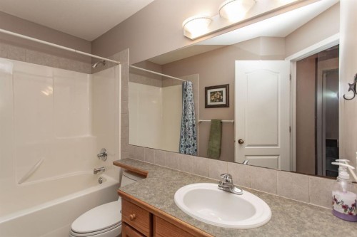 189 Lampard Crescent, Red Deer, AB - Indoor Photo Showing Bathroom