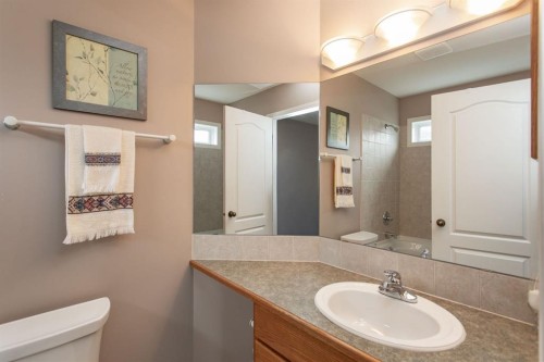 189 Lampard Crescent, Red Deer, AB - Indoor Photo Showing Bathroom