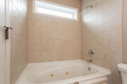 189 Lampard Crescent, Red Deer, AB - Indoor Photo Showing Bathroom