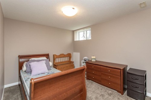 189 Lampard Crescent, Red Deer, AB - Indoor Photo Showing Bedroom