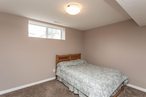 189 Lampard Crescent, Red Deer, AB - Indoor Photo Showing Bedroom
