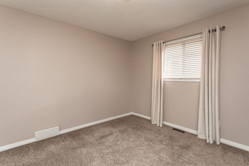 189 Lampard Crescent, Red Deer, AB - Indoor Photo Showing Other Room