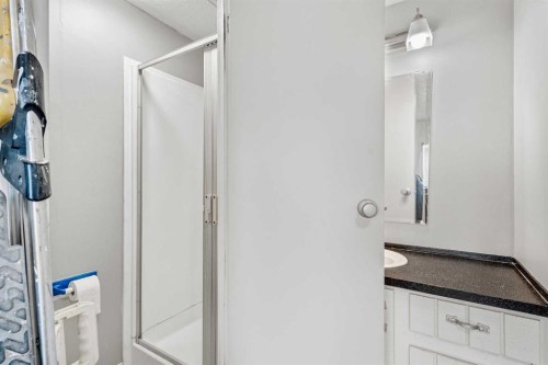 667-6940 63 Avenue, Red Deer, AB 