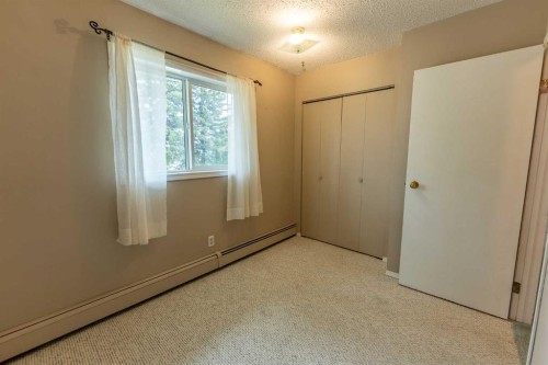 4904 51 Avenue, Eckville, AB 