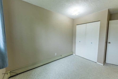 4904 51 Avenue, Eckville, AB 