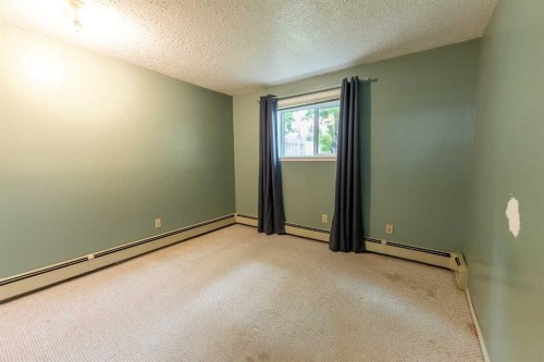 4904 51 Avenue, Eckville, AB 
