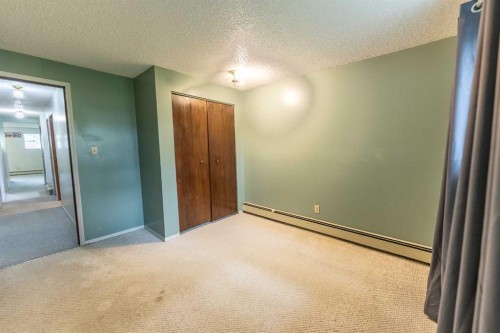 4904 51 Avenue, Eckville, AB 