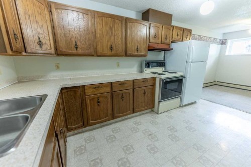 4904 51 Avenue, Eckville, AB 
