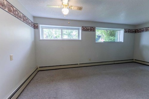 4904 51 Avenue, Eckville, AB 