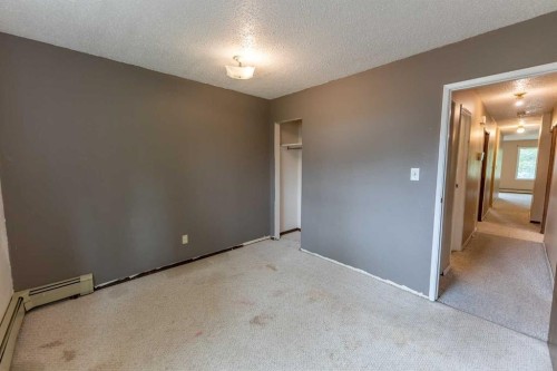 4904 51 Avenue, Eckville, AB 