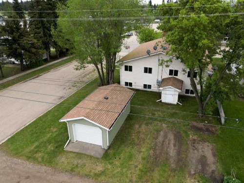 4904 51 Avenue, Eckville, AB 