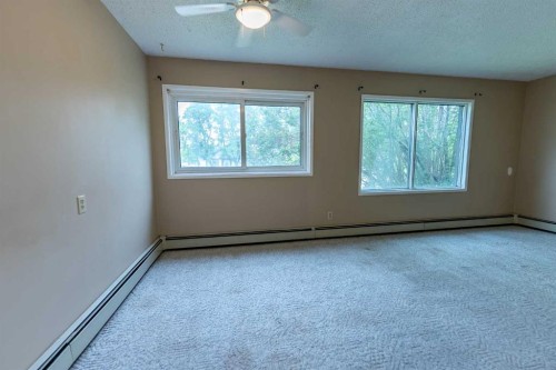 4904 51 Avenue, Eckville, AB 