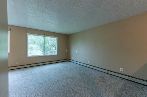4904 51 Avenue, Eckville, AB 
